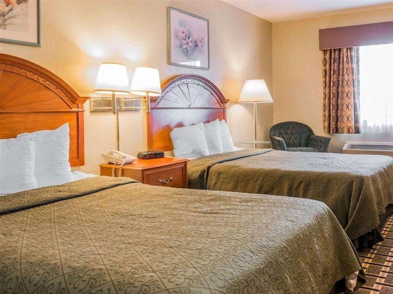 Quality Inn Grand Rapids North Walker Zewnętrze zdjęcie