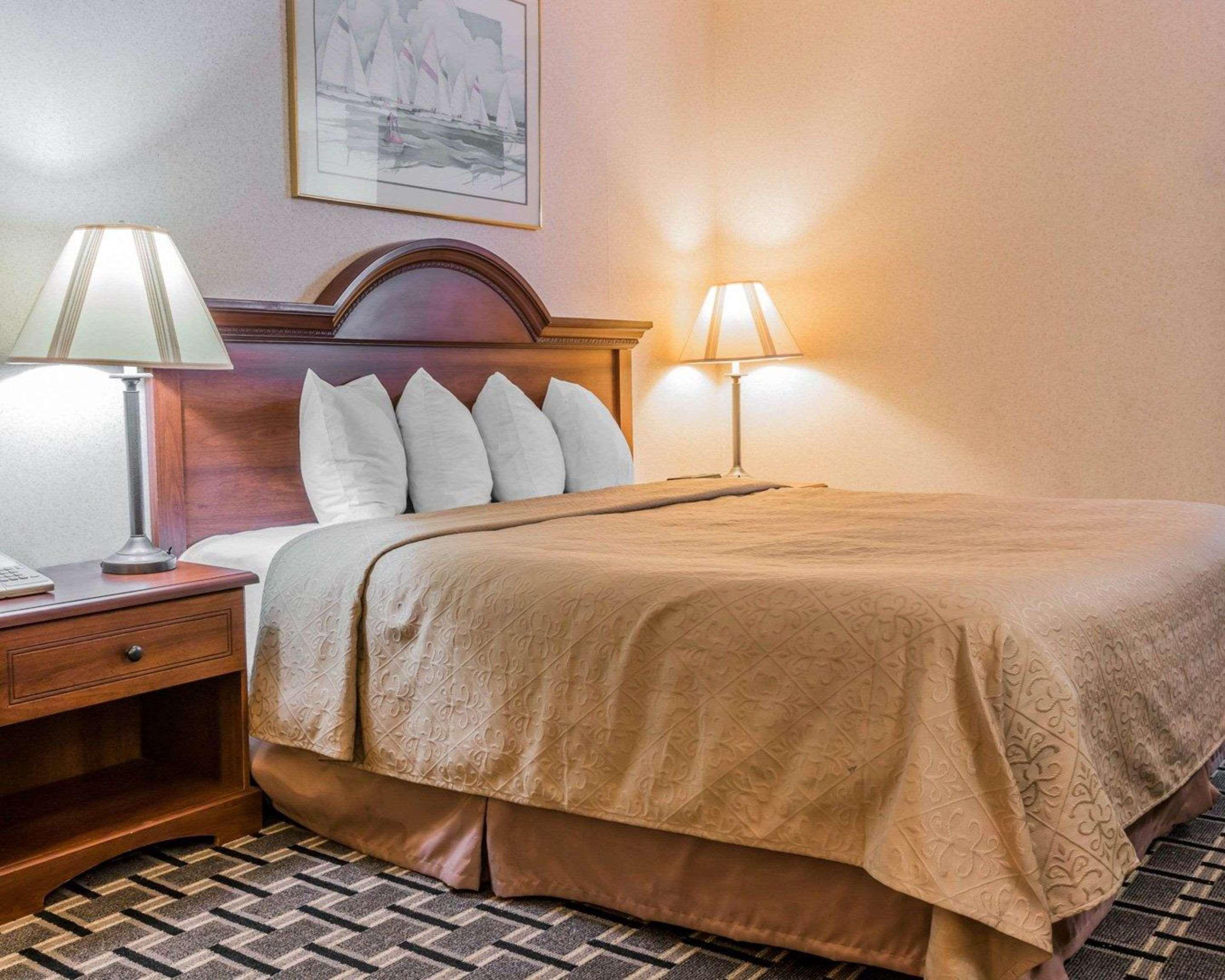 Quality Inn Grand Rapids North Walker Zewnętrze zdjęcie
