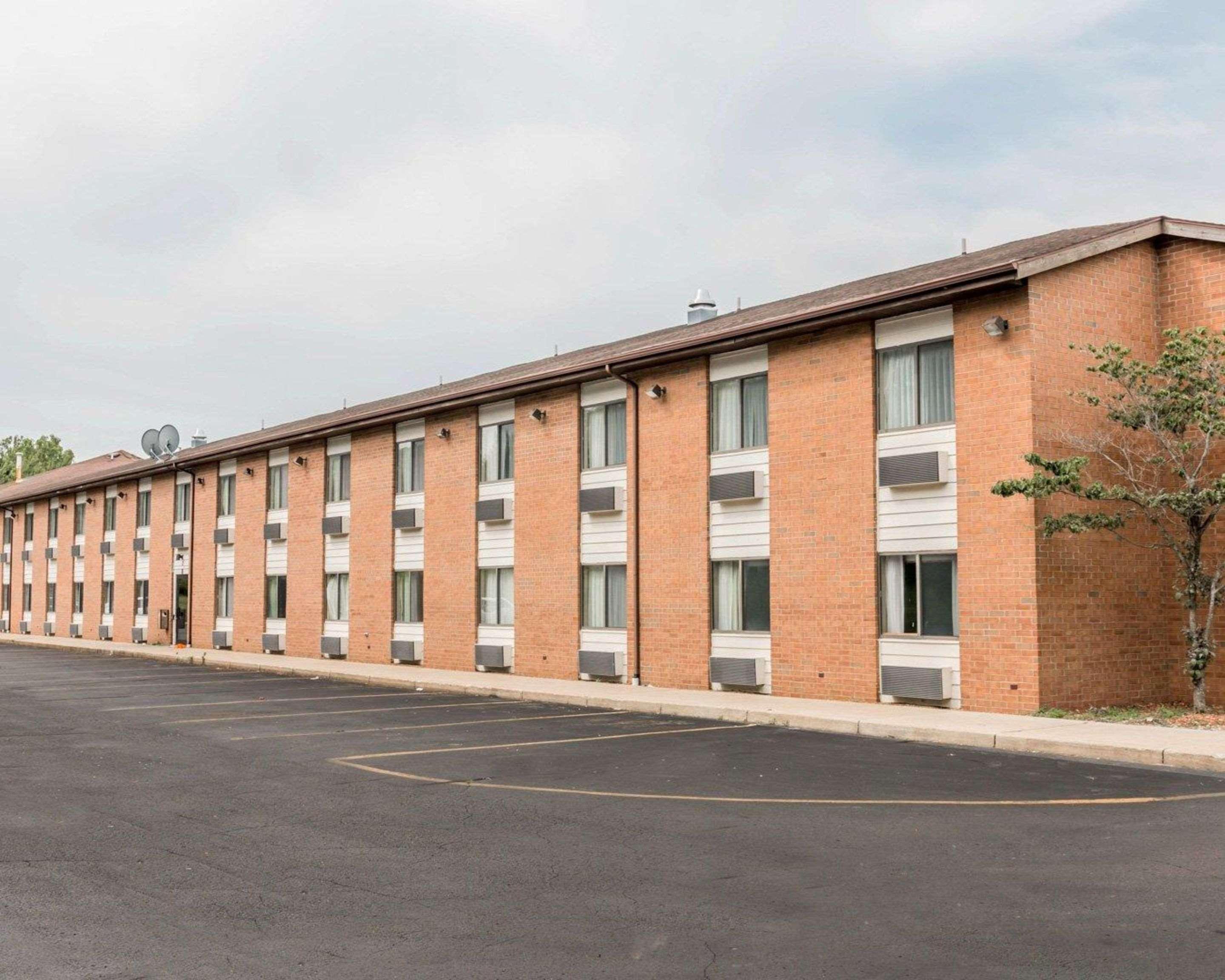 Quality Inn Grand Rapids North Walker Zewnętrze zdjęcie