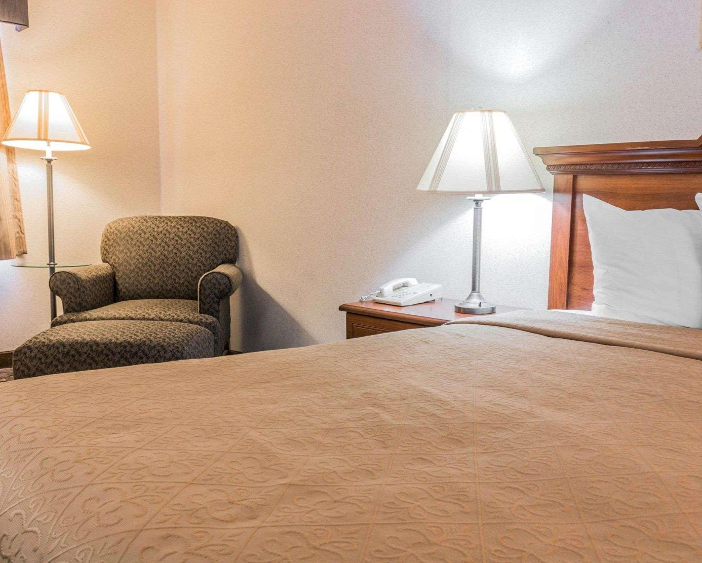 Quality Inn Grand Rapids North Walker Zewnętrze zdjęcie