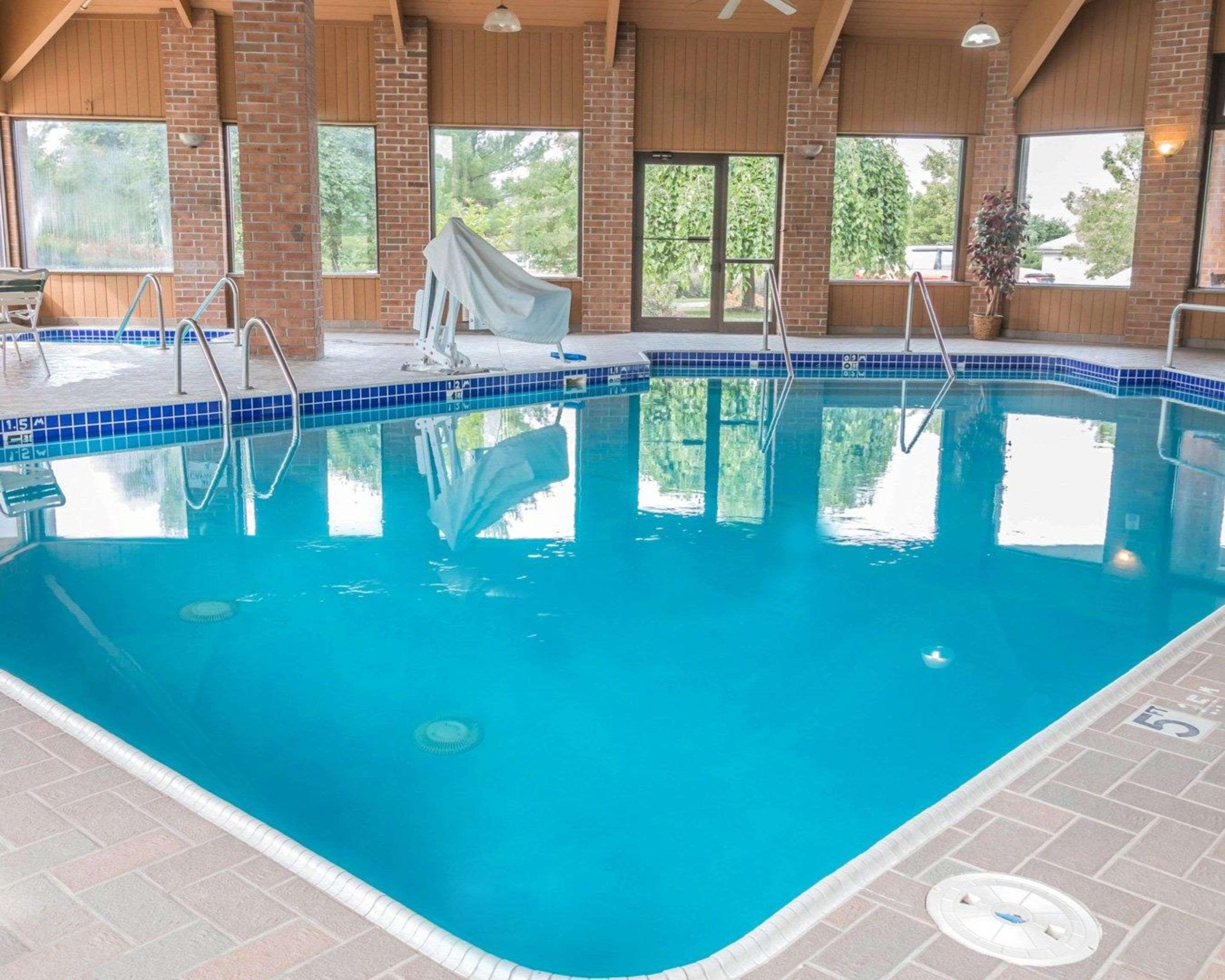 Quality Inn Grand Rapids North Walker Zewnętrze zdjęcie