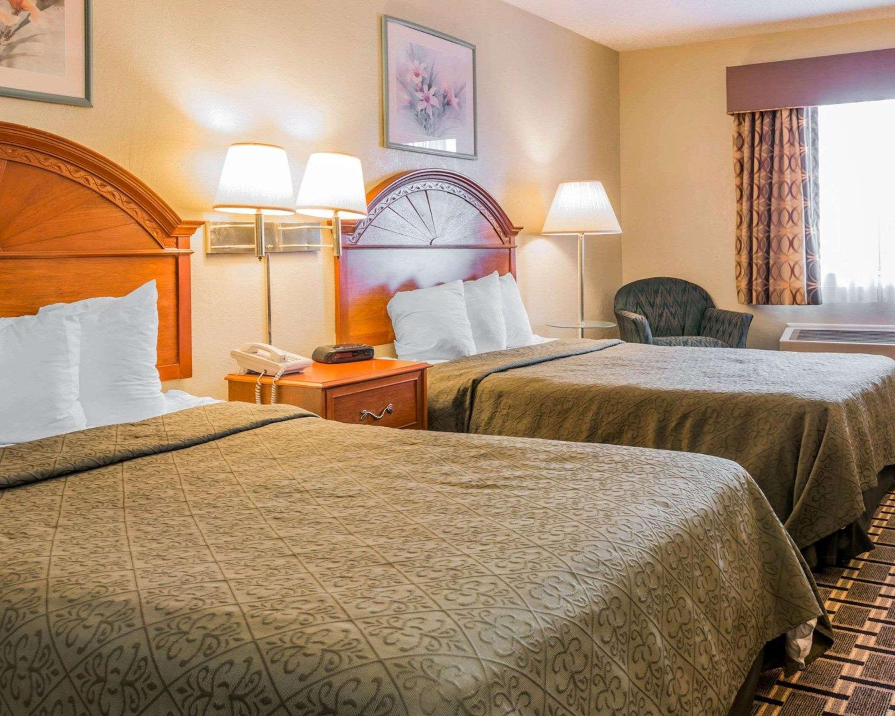 Quality Inn Grand Rapids North Walker Zewnętrze zdjęcie