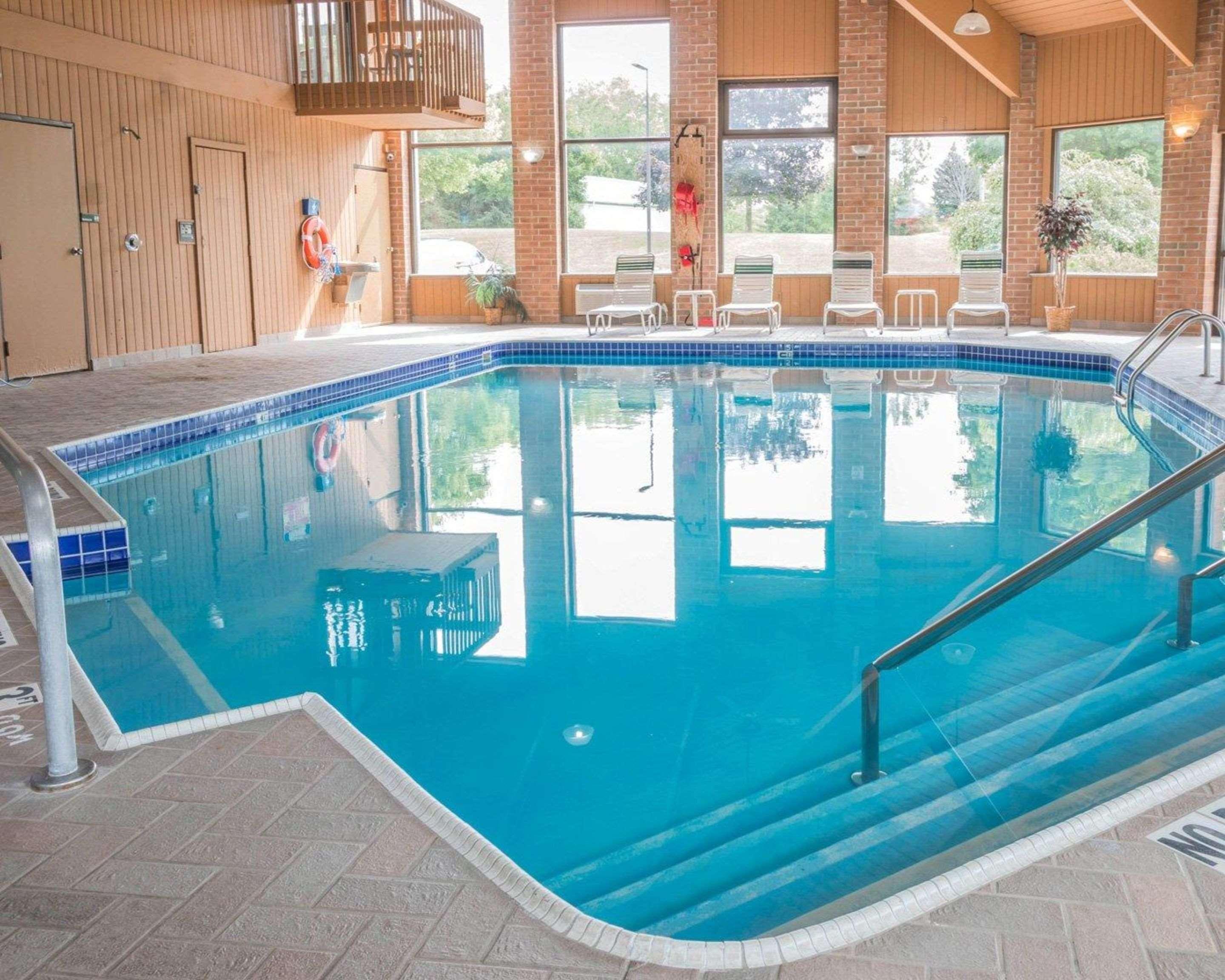 Quality Inn Grand Rapids North Walker Zewnętrze zdjęcie