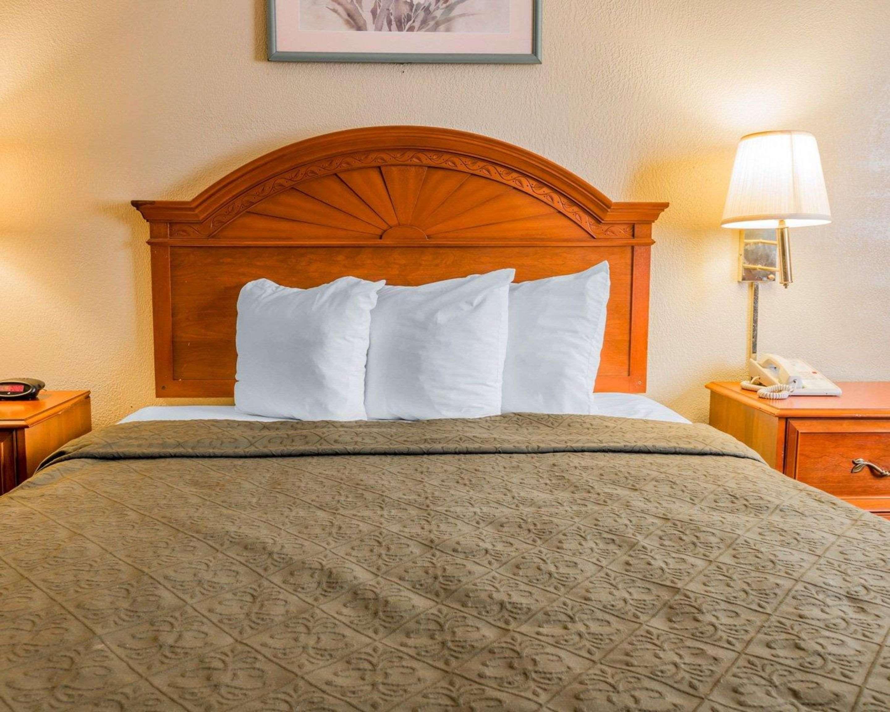 Quality Inn Grand Rapids North Walker Zewnętrze zdjęcie