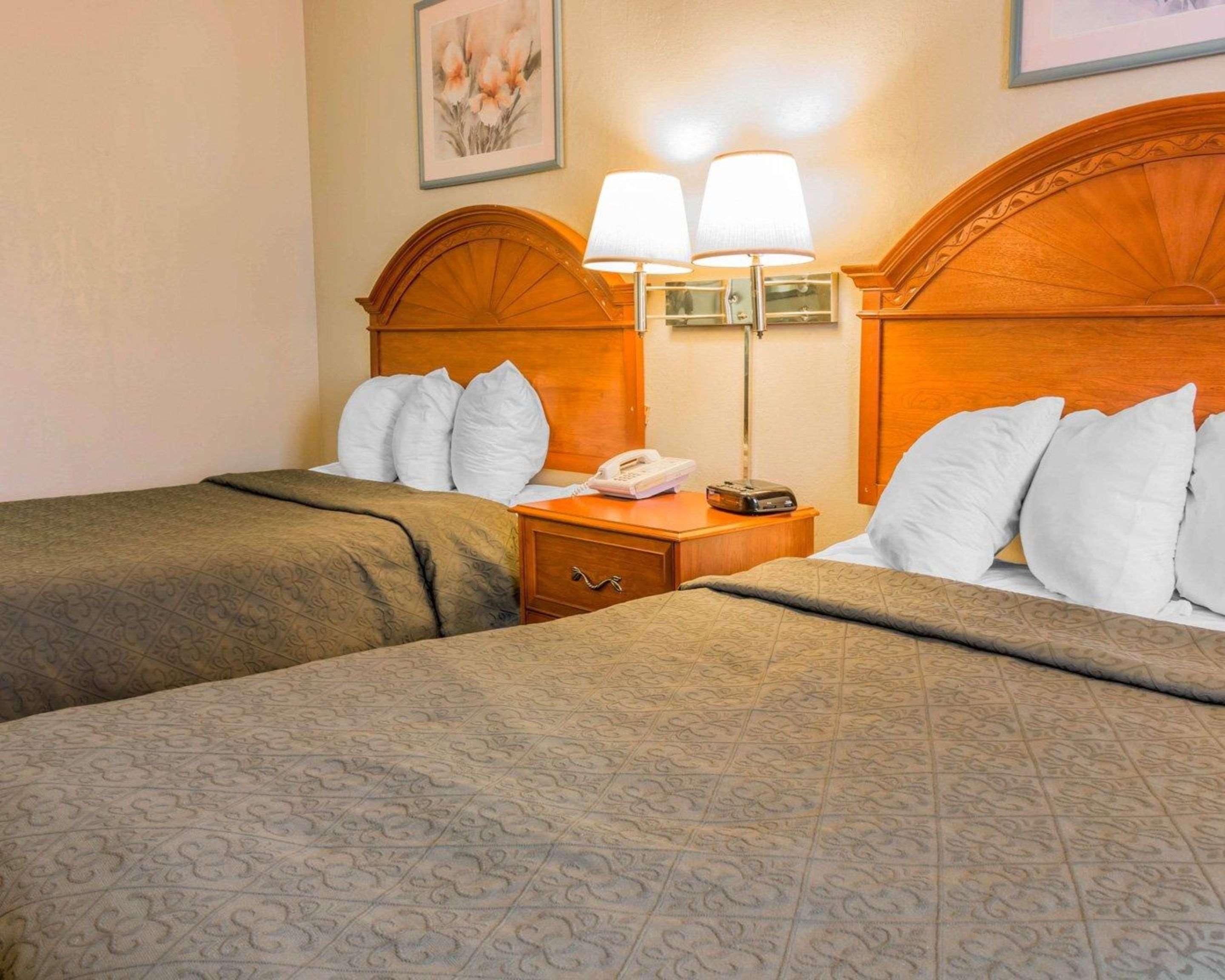 Quality Inn Grand Rapids North Walker Zewnętrze zdjęcie