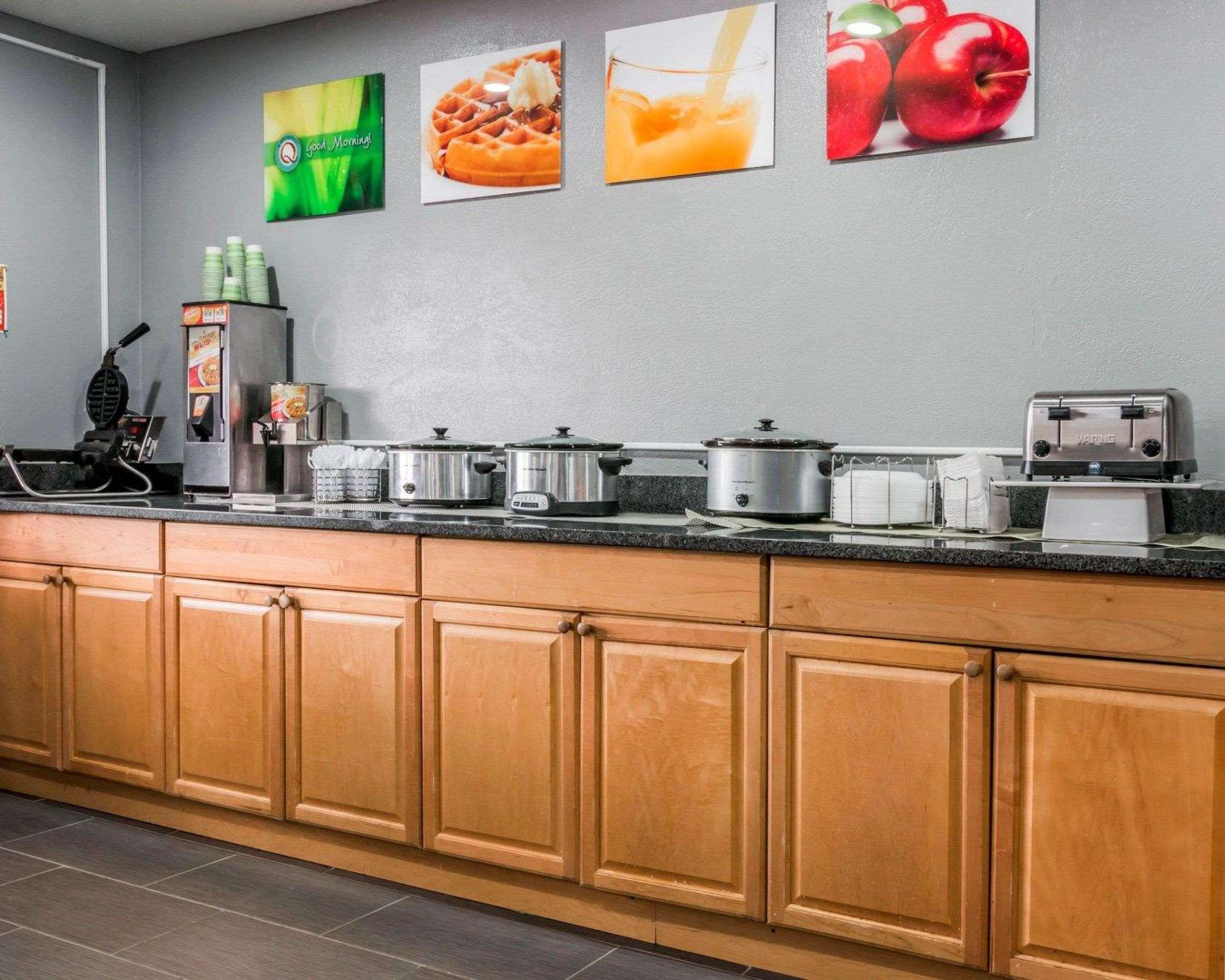 Quality Inn Grand Rapids North Walker Zewnętrze zdjęcie