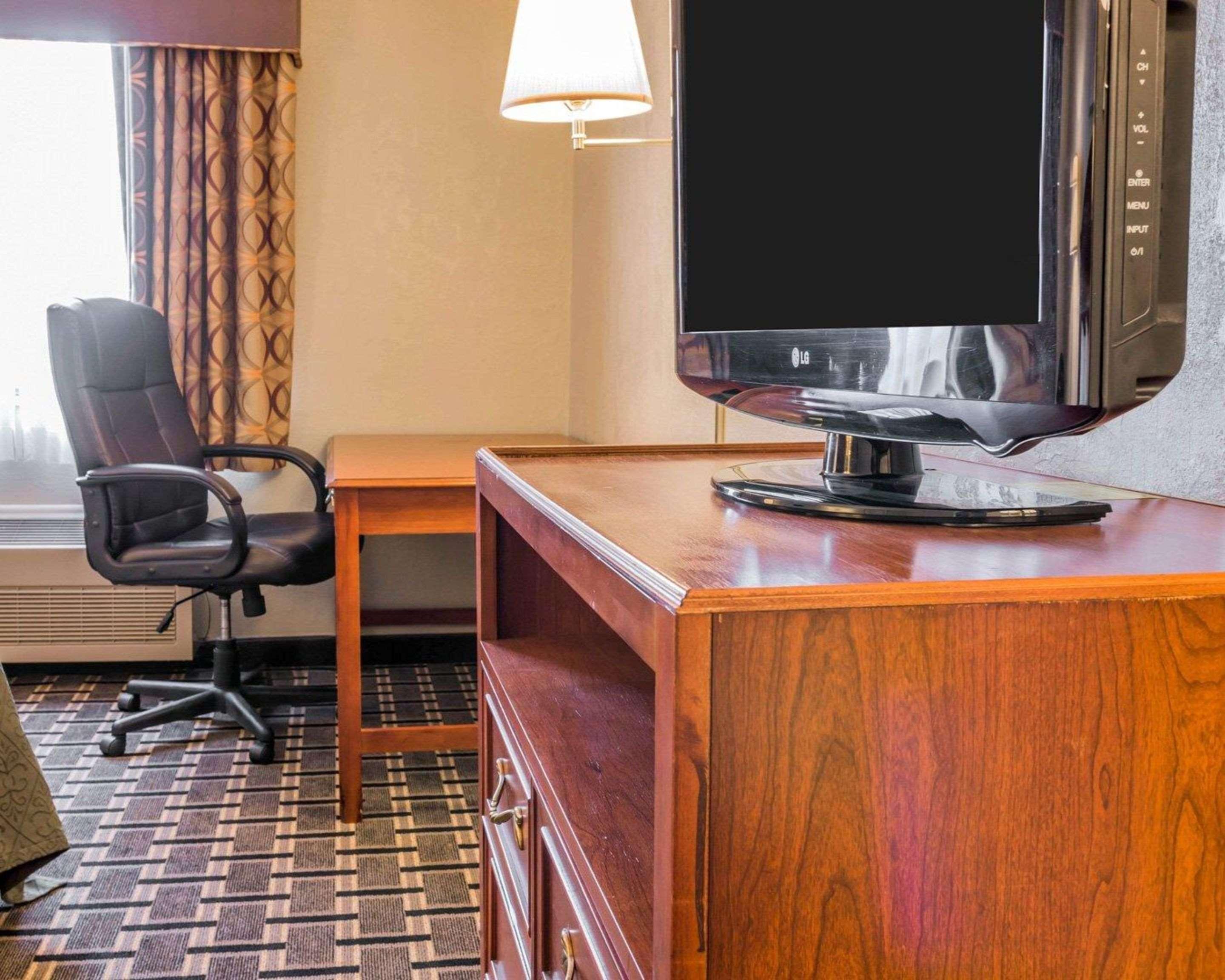 Quality Inn Grand Rapids North Walker Zewnętrze zdjęcie